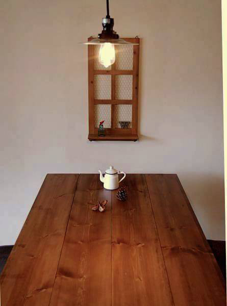 ヒュッゲな生活12*74 デンマークスタイル 飾らないアンティーク調のダイニングテーブル