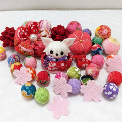 ❀ちりめん細工❀ ✿小さなチワワちゃん✿ つまみ細工のお花とちりめん