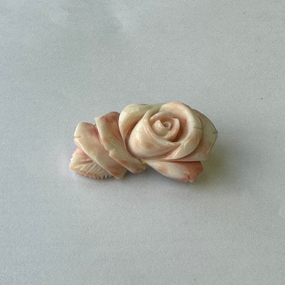 訳あり特価品　珊瑚彫りブローチ『ピンクの薔薇』　R41108Y2 8枚目の画像