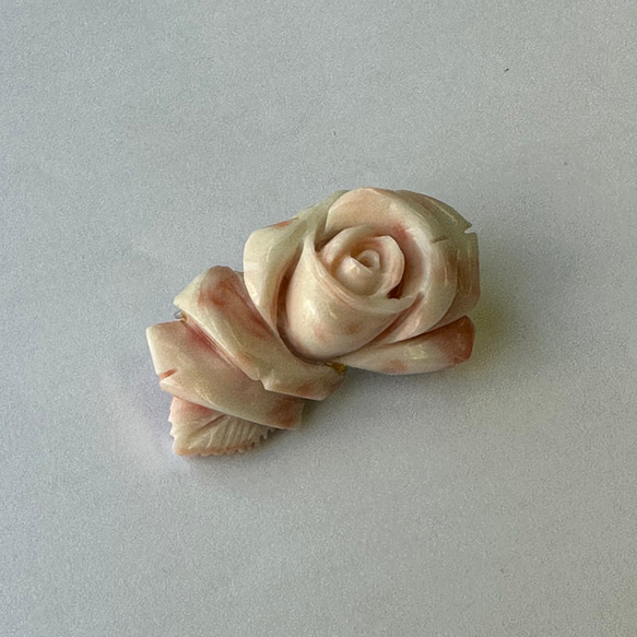 訳あり特価品　珊瑚彫りブローチ『ピンクの薔薇』　R41108Y2 12枚目の画像