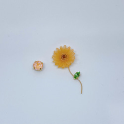 ガーベラのイヤリング/ピアス⁺【季節の花粒シリーズ】 1枚目の画像