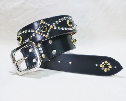 スタッズ　レザー　ナロー　ベルト　ハンドメイド　belaro-84 スタッズ レザー ナロー ベルト ハンドメイド belaro-84 - メルカリ