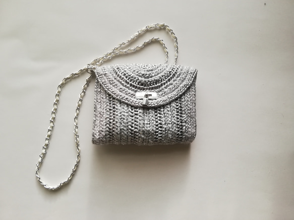 キラキラ糸とモヘア毛糸で編んだポシェットバッグ SALE！！ 2枚目の画像