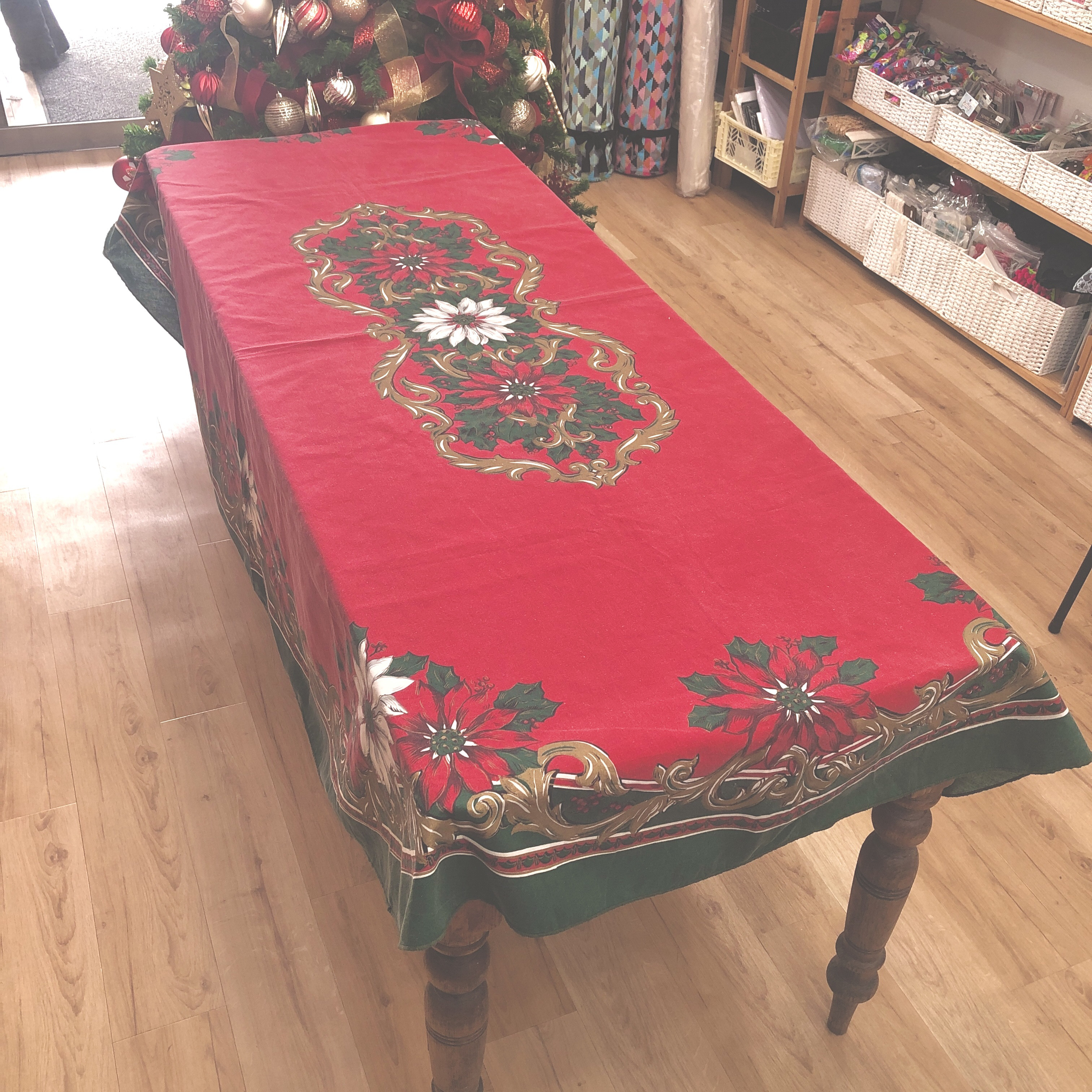 【ヴィンテージ】　クリスマステーブルクロス　オバール型　200cm×150cm