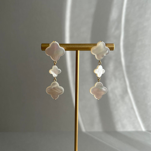 k18/k10/14kgf】シェル/白蝶貝/黒蝶貝/ピアス/クローバー/四葉 ピアス  