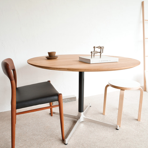 展示品★110cm丸テーブル ダイニングテーブル ラウンド 円卓 北欧 一本脚 展示品☆110cm丸テーブル ダイニングテーブル ラウンド 円卓 北欧 一本