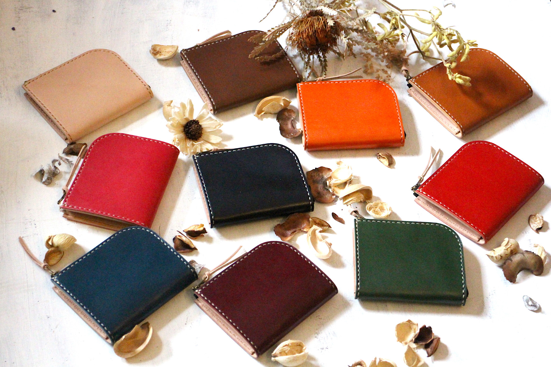 《受注生産品》 選べる革紐引き手 L字ファスナー小さい財布 〜栃木レザー１０色〜