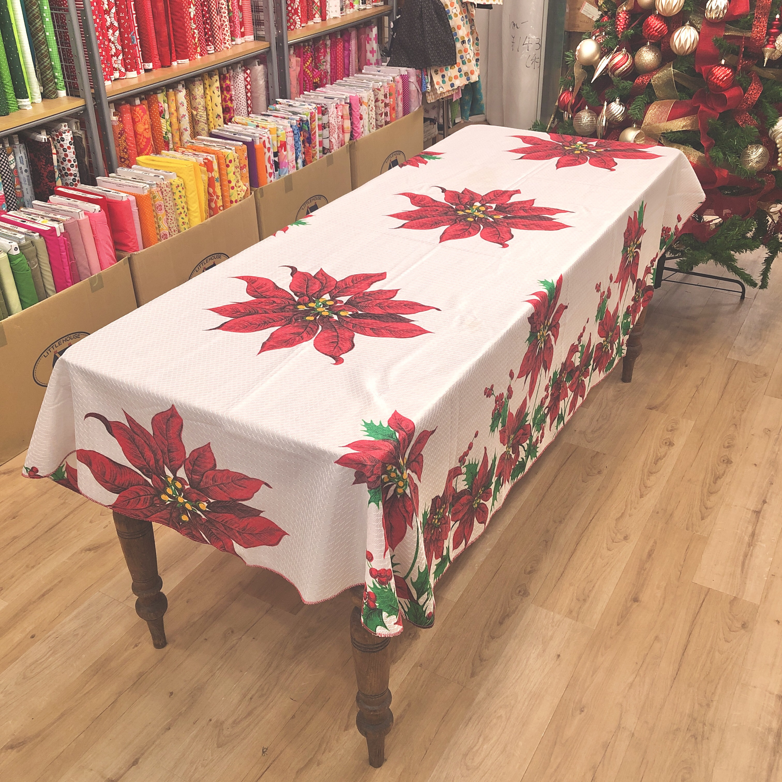 【ヴィンテージ】　クリスマステーブルクロス　オバール型　薄手　200cm×150cm
