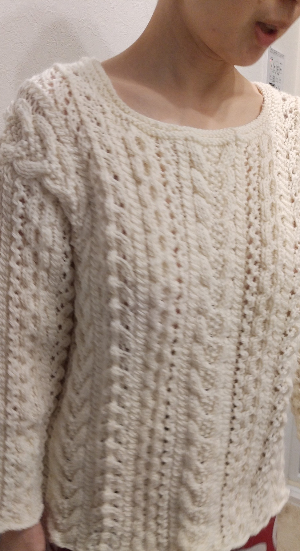 お気に入りに登録を感謝して、2、3月に限り1０%オフにします。冬の日差しの中でアランのセーター