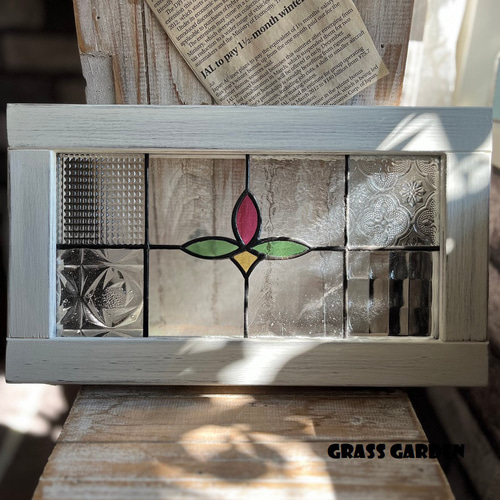 ステンドグラスパネル 花のモチーフ