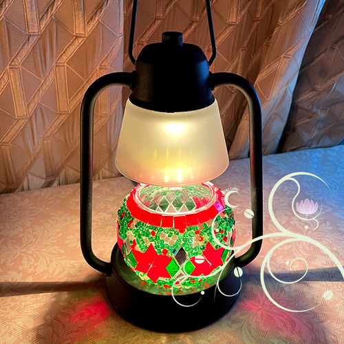 トルコランプクリスマスキャンドルホルダーとアロマキャンドル