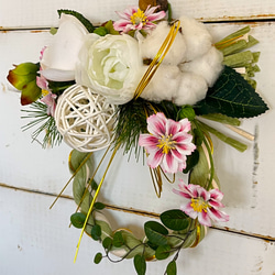 お正月飾り　白椿と小花 4枚目の画像