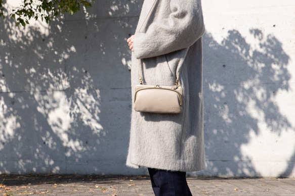 がま口　お財布ショルダー　くすみカラー   グレージュ　長財布　スマホショルダー　レディース　aw-17nns 2枚目の画像