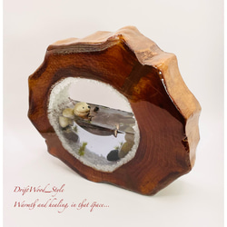 一つ限りの流木アート 海に浮かぶラッコ ジオラマ 流木 フィギュア 置物 インテリア レジン テラリウム 生き物 N2 7枚目の画像