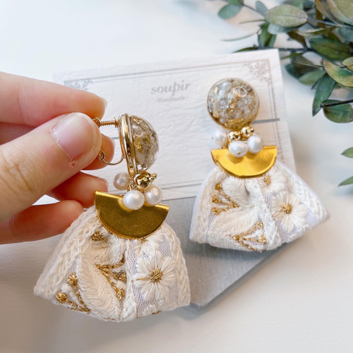 大ぶりチュールインド刺繍リボンタッセルイヤリング/ピアス イヤリング