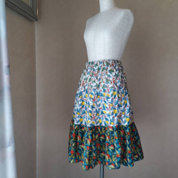 フルーツ模様　リバティ三段ティアードスカート 3枚目の画像