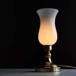 USAヴィンテージミルクガラスチムニーシェード真鍮テーブルライト｜アンティーク卓上照明/乳白色硝子ハリケーンランプ 5枚目の画像