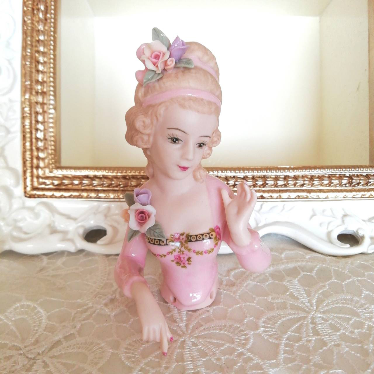 ハーフドール　ロレーヌ　磁器製　ピンクッション　ティーコゼに。