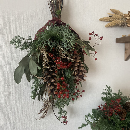 46㎝　コットンとローゼルのクリスマススワッグ　フレッシュ針葉樹　野バラの実 46㎝ コットンとローゼルのクリスマススワッグ フレッシュ針葉樹 野