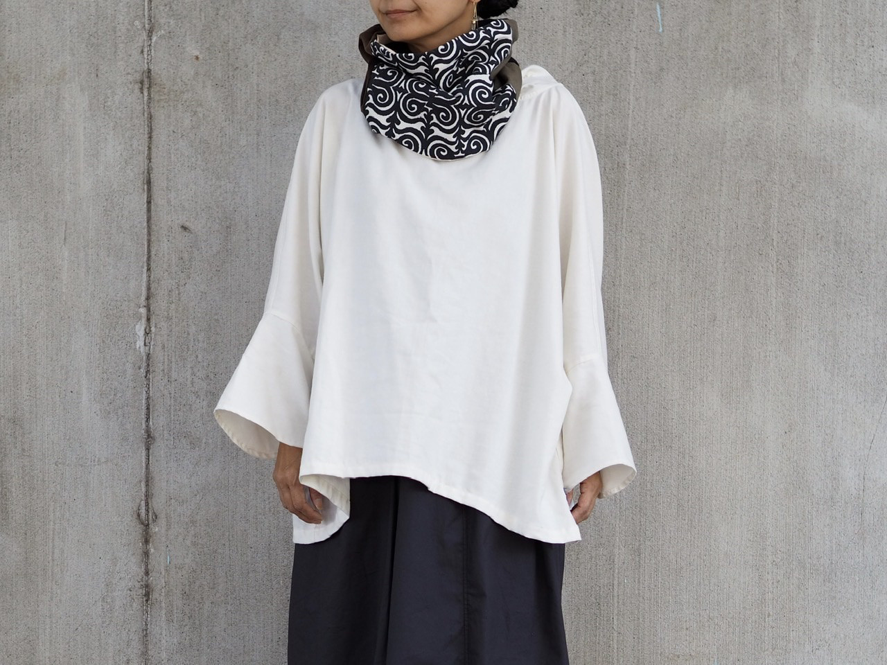 コットンスヌードとポンチョ風トップスのセット