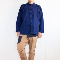 襟付きシャツジャケット　タイ藍染め木綿服　M'sデザイン スアモーホーム　長袖シャツ 2枚目の画像