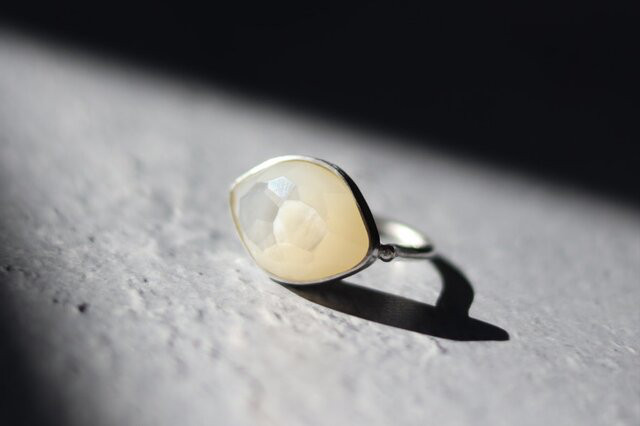 白蝶貝のゆびわ