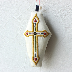 【手刺繍】十字架のオーナメント⁂クリスマスに⁂ 1枚目の画像