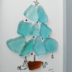 シーグラスアート「ひとやすみ」　ミニ額　イラスト　クリスマスツリー　クリスマス　サンタクロース　プレゼント　星 2枚目の画像
