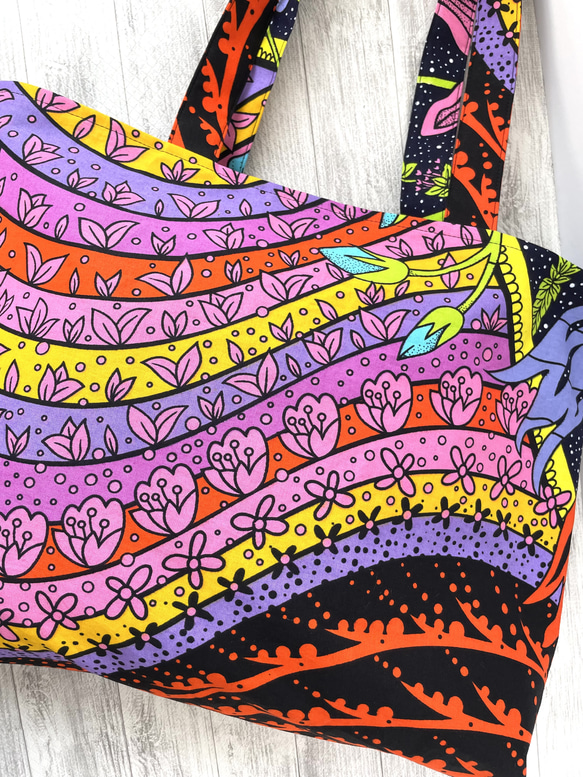 アフリカ布　くったりトートバック　カラフルフラワー　アフリカンバック 7枚目の画像