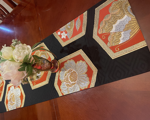 豪華刺繍の袋帯で作った正絹テーブルランナー 帯リメイク1763