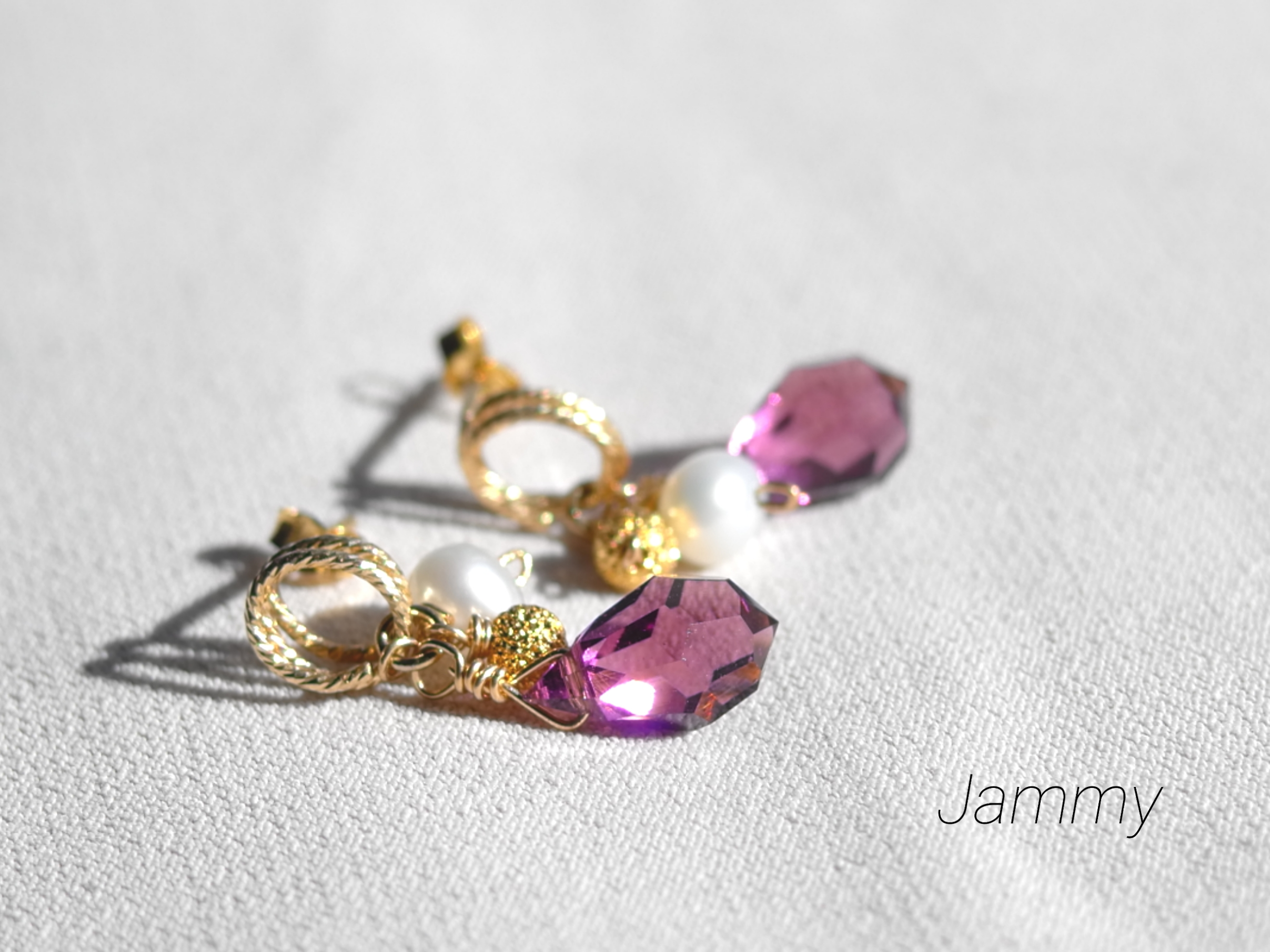 アメジストdropと淡水パールのピアス