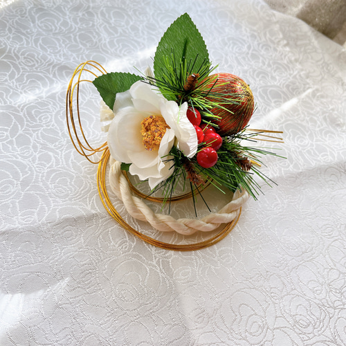 白椿の小さな正月飾り ミニしめ縄飾り しめ縄リース 2023 玄関飾り