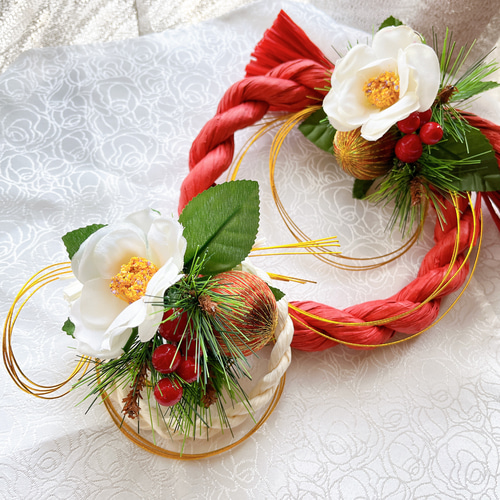 白椿の小さな正月飾り ミニしめ縄飾り しめ縄リース 2023 玄関飾り