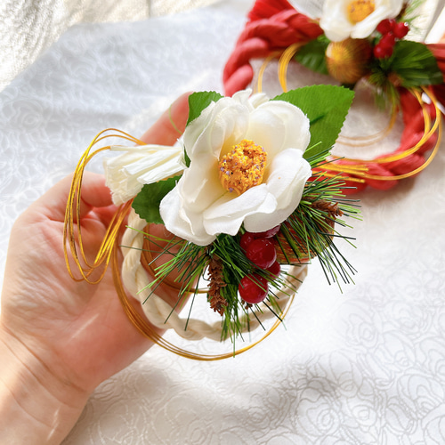 白椿の小さな正月飾り ミニしめ縄飾り しめ縄リース 2023 玄関飾り