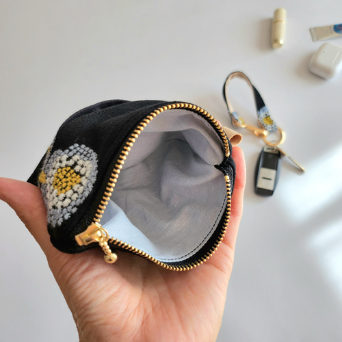 Mina perhonen 幾何学模様 ポーチ ストラップ付き Mina perhonen 幾何学模様 ポーチ ストラップ付き Mina perhonen 幾何