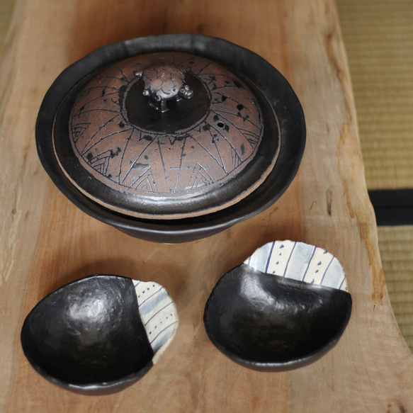 （水炊き黒二人用土鍋） do50 和食器 陶芸 美濃焼 すき焼き 湯豆腐 魚貝類と野菜 肉と野菜の水炊き 結婚祝い 魚貝類と野菜 肉と野菜の水炊き 日本現代陶彫展