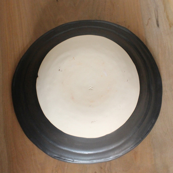 （水炊き黒二人用土鍋） do50 和食器 陶芸 美濃焼 すき焼き 湯豆腐 魚貝類と野菜 肉と野菜の水炊き 結婚祝い 魚貝類と野菜 肉と野菜の水炊き 日本現代陶彫展