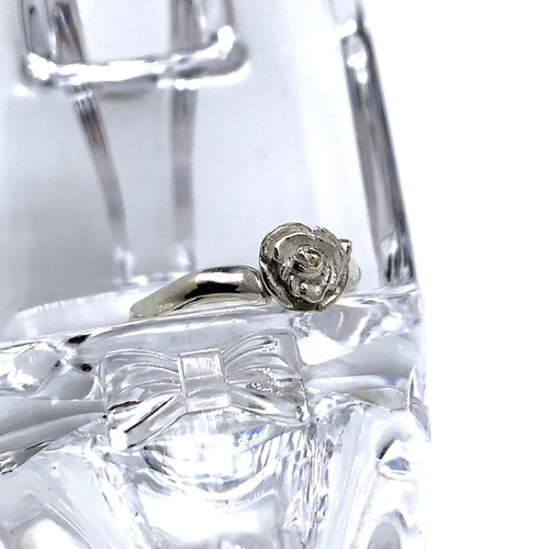 白薔薇リング/シルバー925 つけっぱなし/V系 ゴシック/ピンキーリング