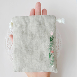 【手刺繍】ミニ巾着　チューリップ　ポーチ 3枚目の画像