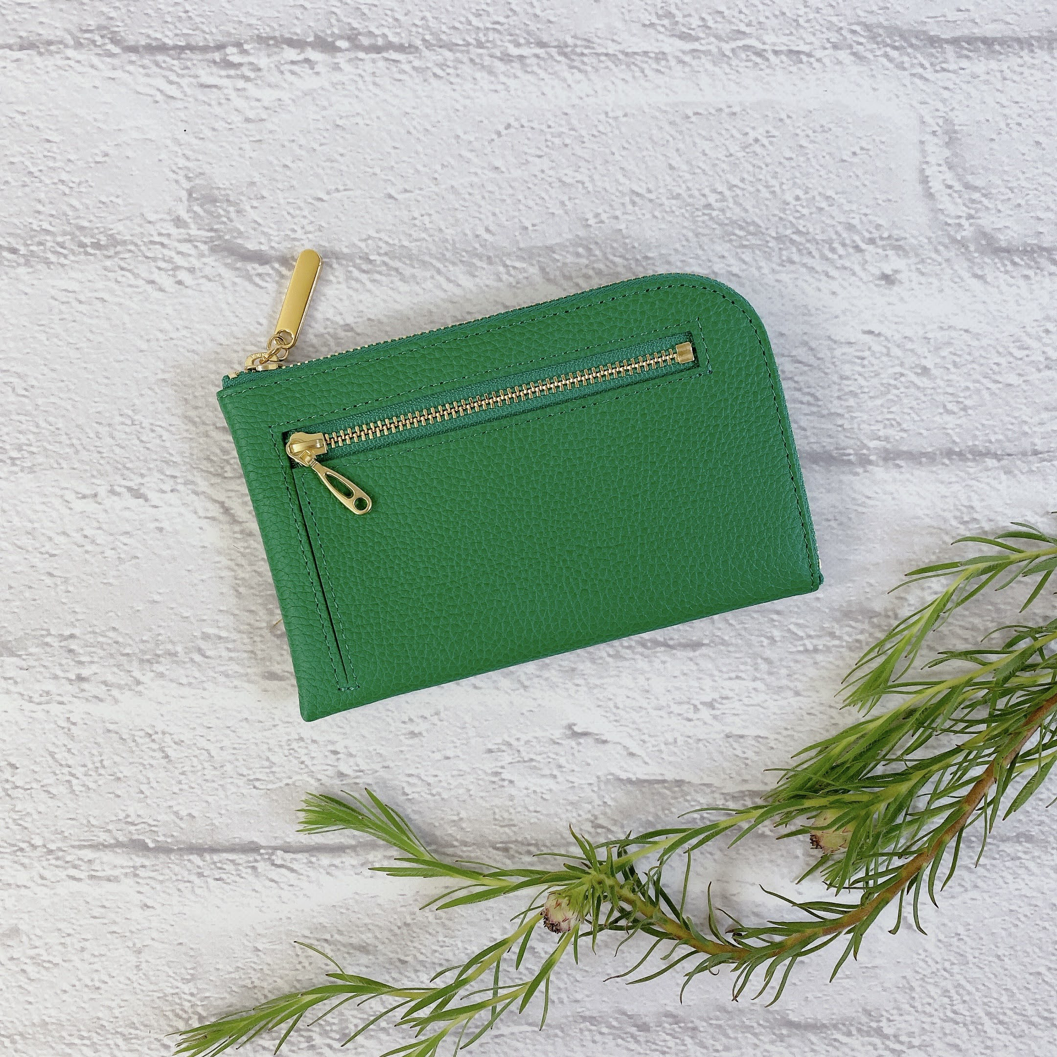 薄くて軽いコンパクトな財布 10枚カードポケット シュリンク グリーン squeeze