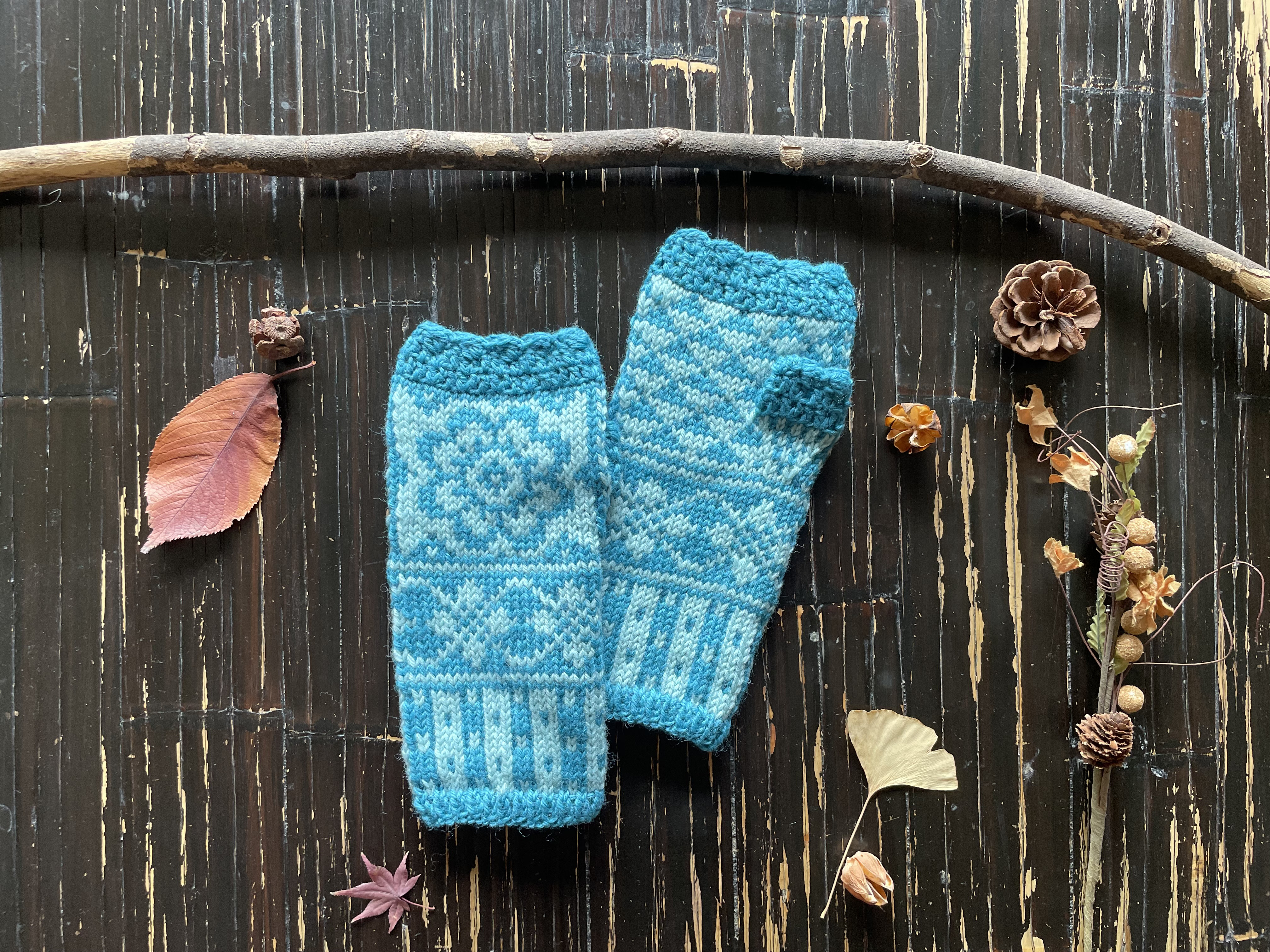 北欧トラディショナルフラワーハンドウォーマー【ブルーハワイ】