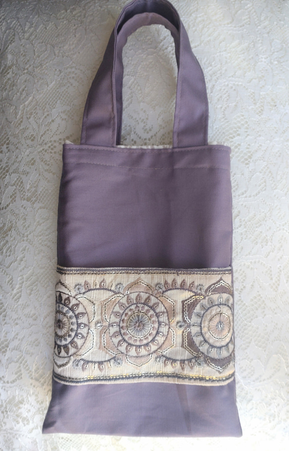 インド刺繍リボンをあしらったマチなしミニトートバッグ 2枚目の画像