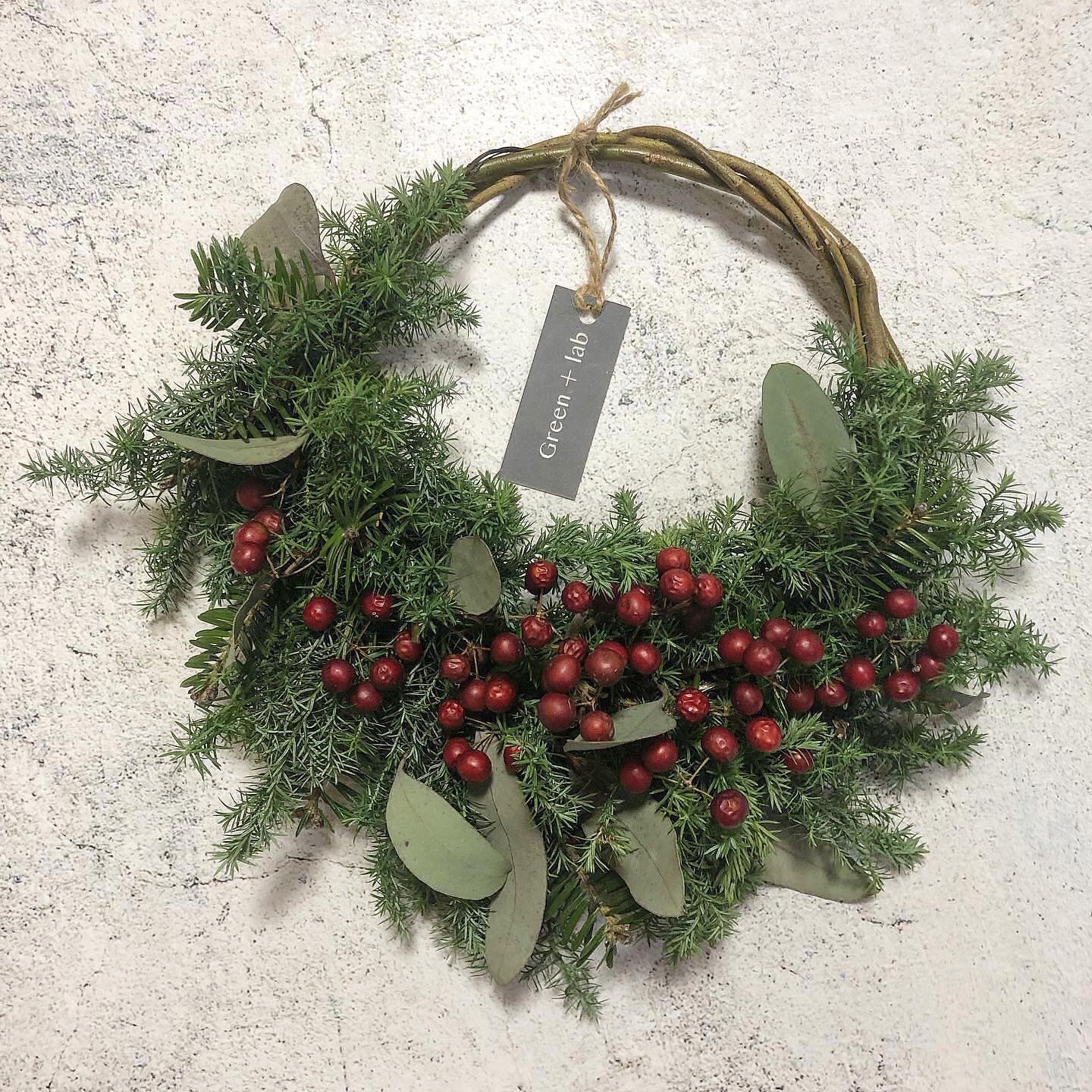 クリスマスリースフレッシュS森の実 リース Green＋Lab 通販