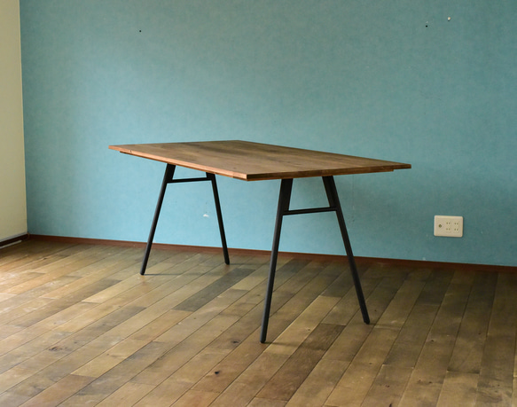 【120㎝】ダイニングテーブル　アイアン脚　ミディアムブラウン120㎝　無垢材　ヒノキ 6枚目の画像