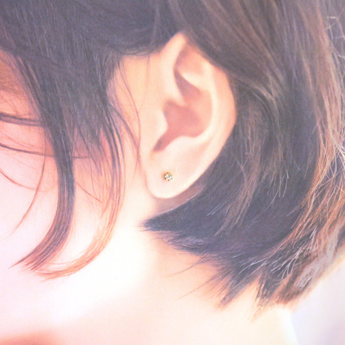 ピアス☆ロシア産フェナカイト（3.4mm）14kgf ピアス（スタッド