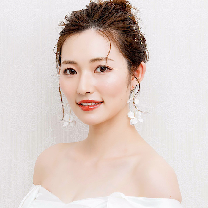 ME15W 花　ウェディング　大ぶり　揺れる　イヤリング　小枝　花びら　ブライダルイヤリング　ピアス 結婚式