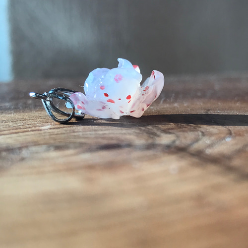 ゴビ石−1011 ゴビ瑪瑙 水玉模様 花 彫刻 天然石 KIKI 通販