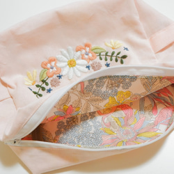 【Set販売】花刺繍のおむつポーチ & お着替えポーチ 11枚目の画像