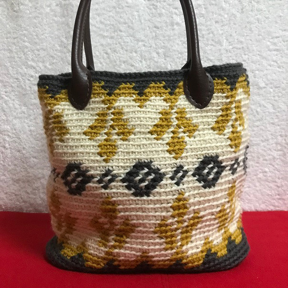 【母の日に素敵な贈り物を】 北欧風 ウールで作った細編みバッグ バッグインバッグ 6枚目の画像