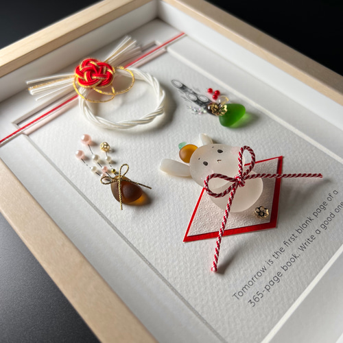 シーグラスアート『うさぎ鏡餅(しめ縄・白)』 フレームアート/壁掛け